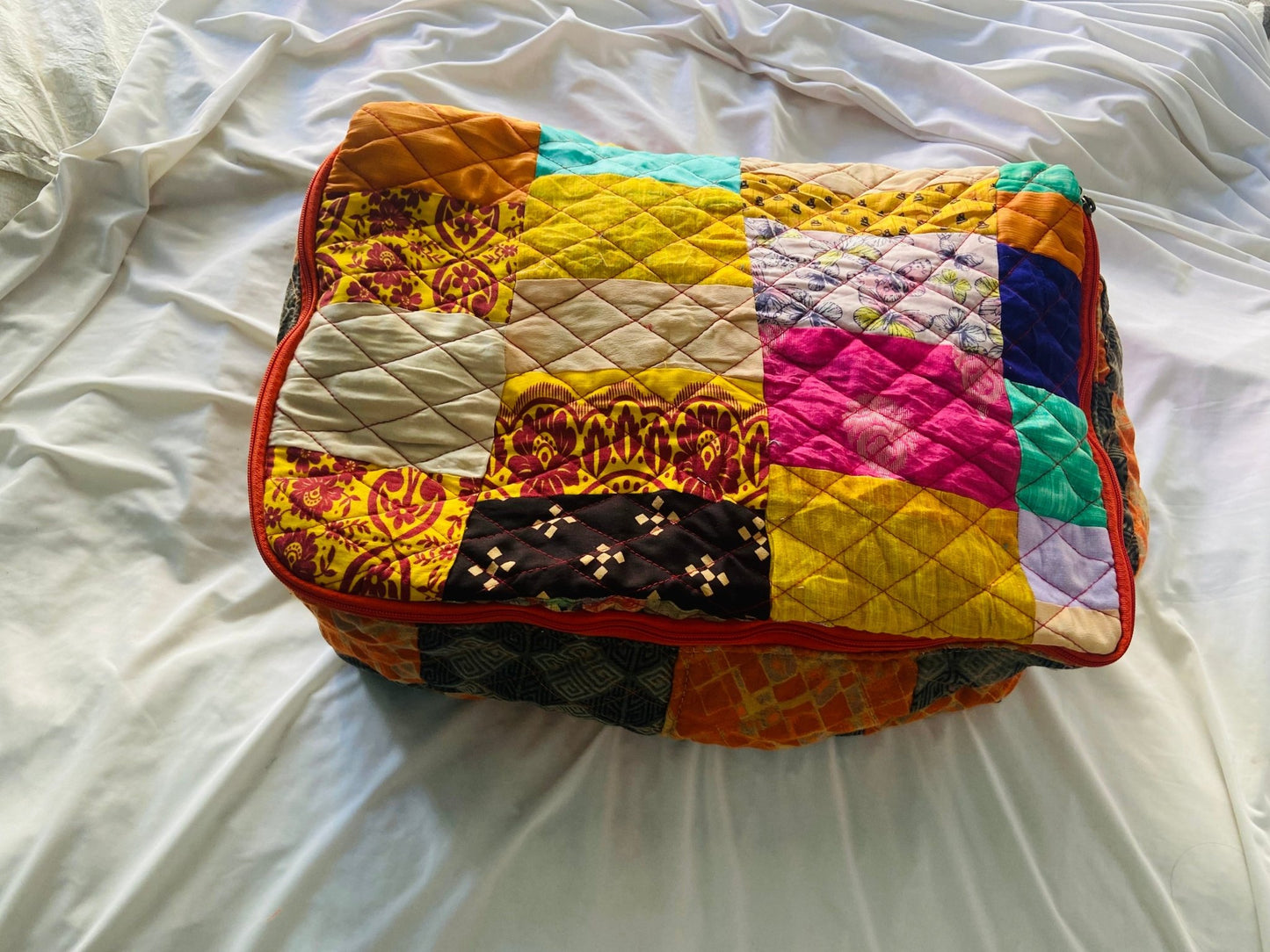 Breathable storage bag for saree,blanket, pillow & quilt - Upcyclie made by women, patchwork quilted