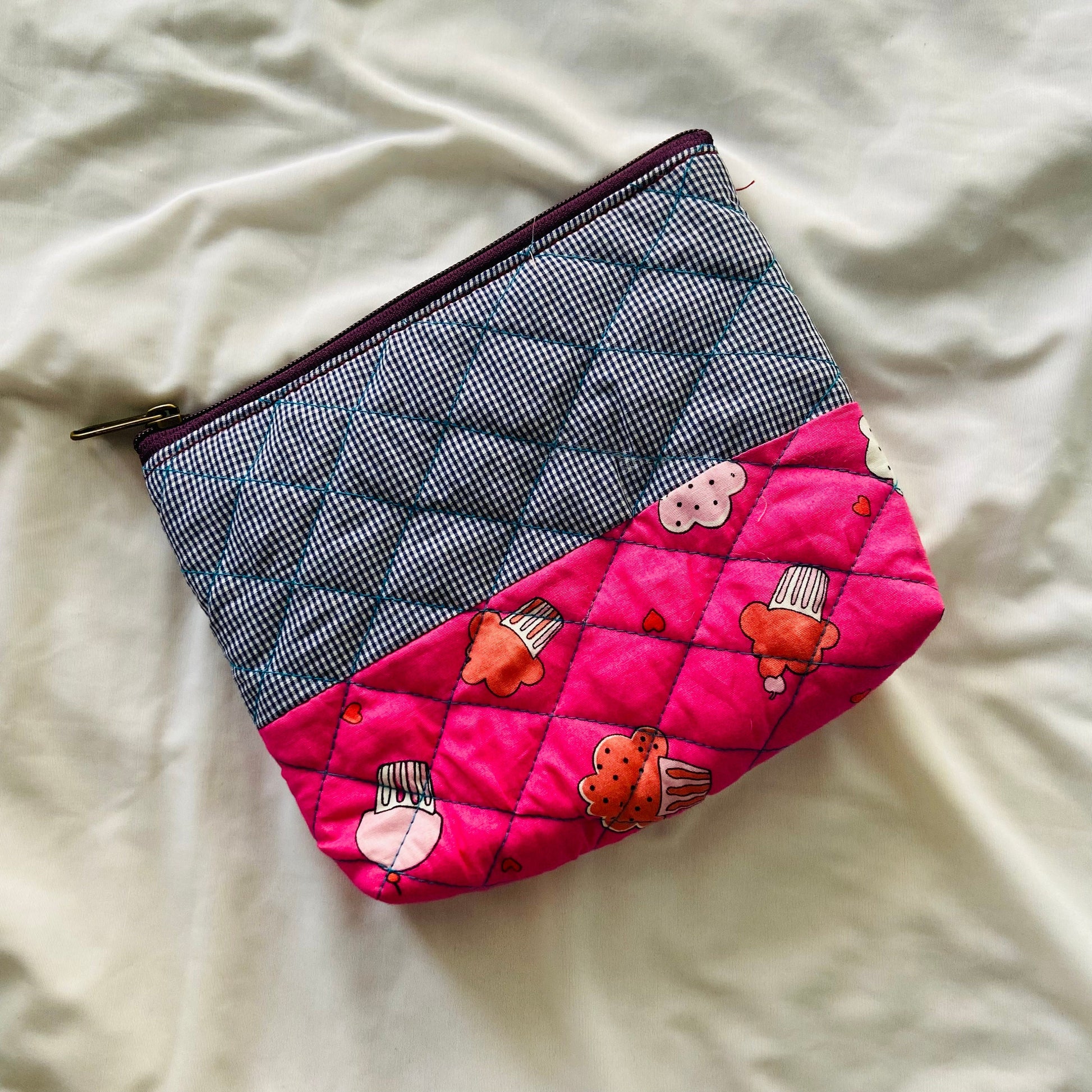 makeup bag, zipper pouch, travel makeup pouch, cosmetic bag, makeup storage, small makeup bag, compact pouch,
easy access pouch, minimalist zipper bag, purse organizer,gift for her, travel gift, birthday gift, holiday gift, Mother's Day gift