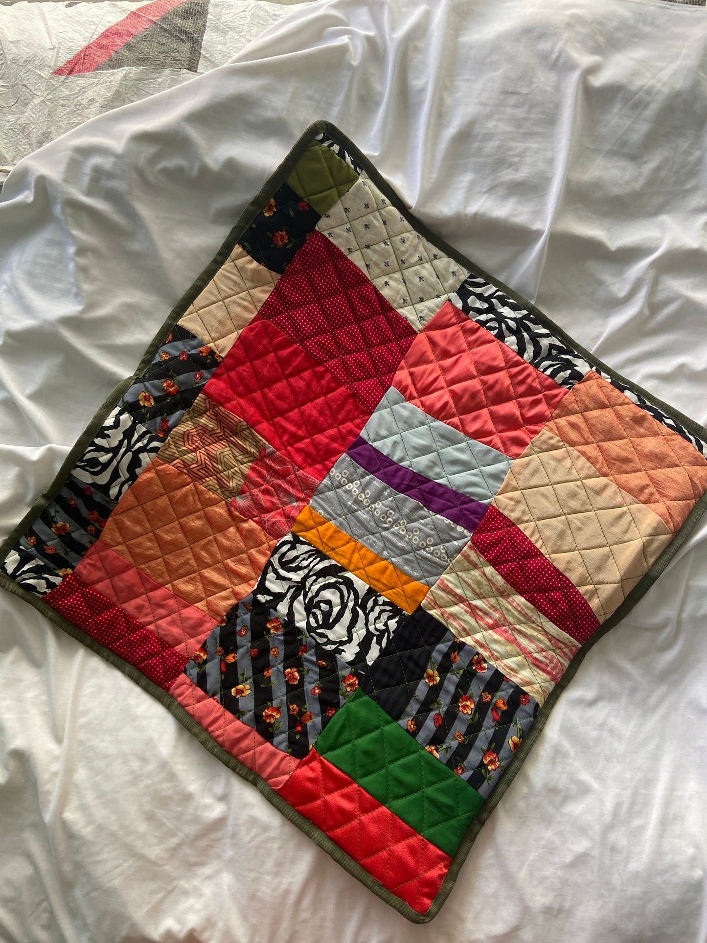 Customizable Patchwork Quilted Pet Mat: 20x20 inch Cozy Comfort