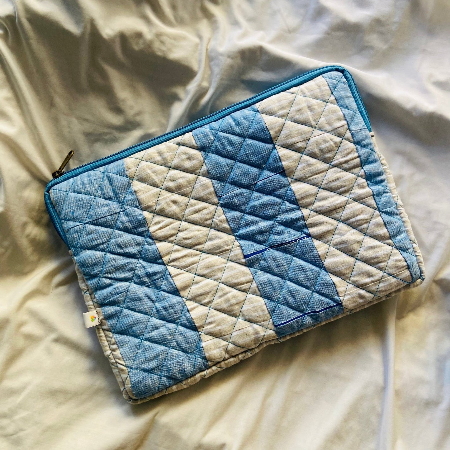 Sustainable Hemp iPad Sleeve Laptop Sleeve - Upcyclie made by women, patchwork quilted