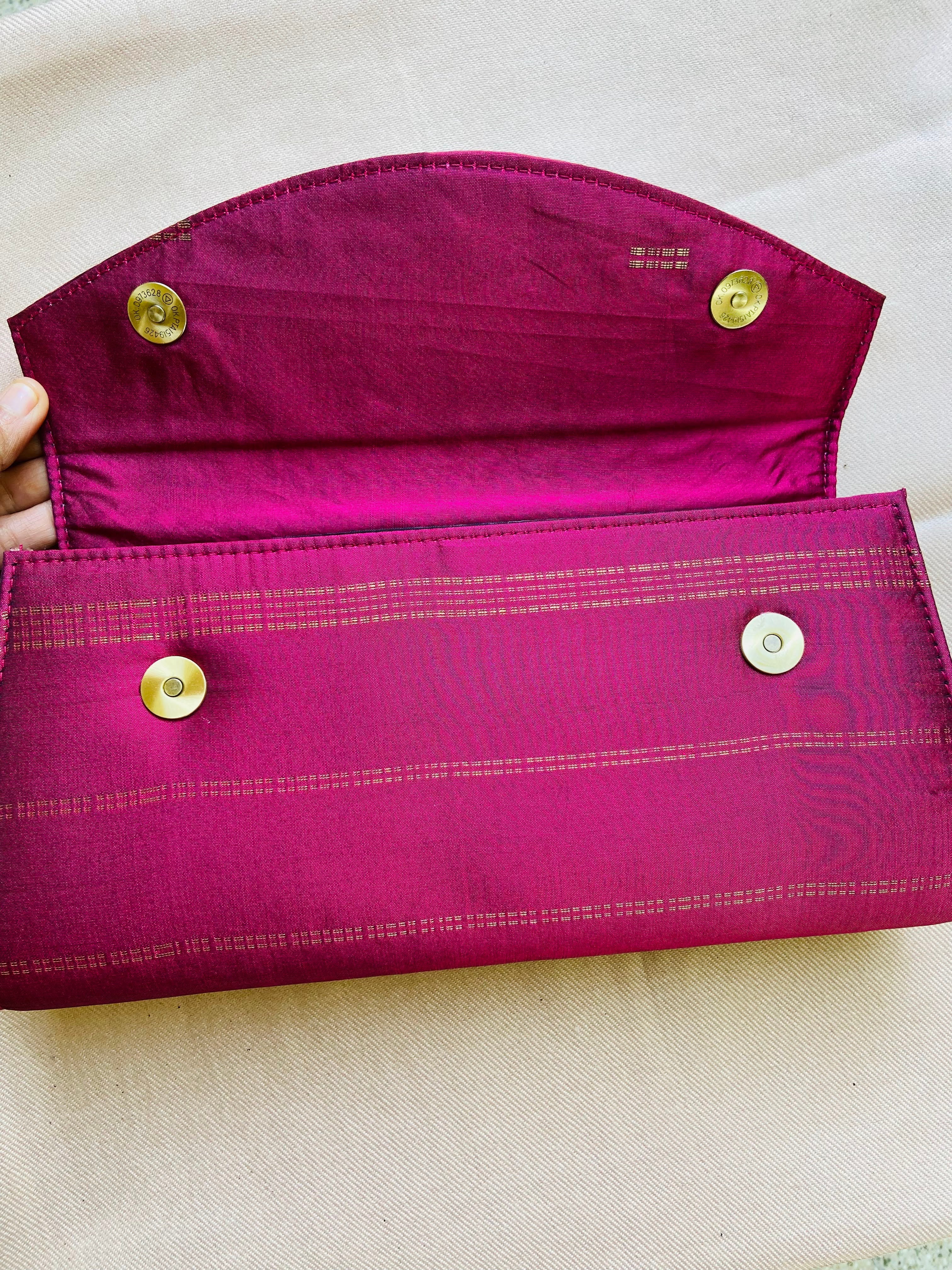 Jute Raw Silk Combo Tilak Brooch handbag (Red) - Bhamini Fashion - 554164